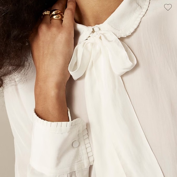 NEW Crepe de chine tie shirt with pleated collar long sleeve in cream Size Small - Picture 3 of 15
